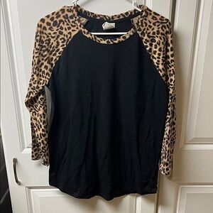Victoria's Secret PINK Leopard Black Raglan Long Sleeve, Medium